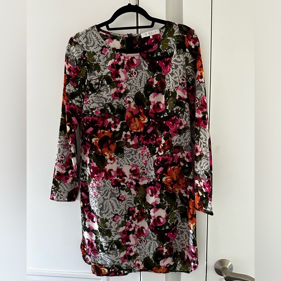 Floral WAYF Shift Dress - Picture 1 of 3